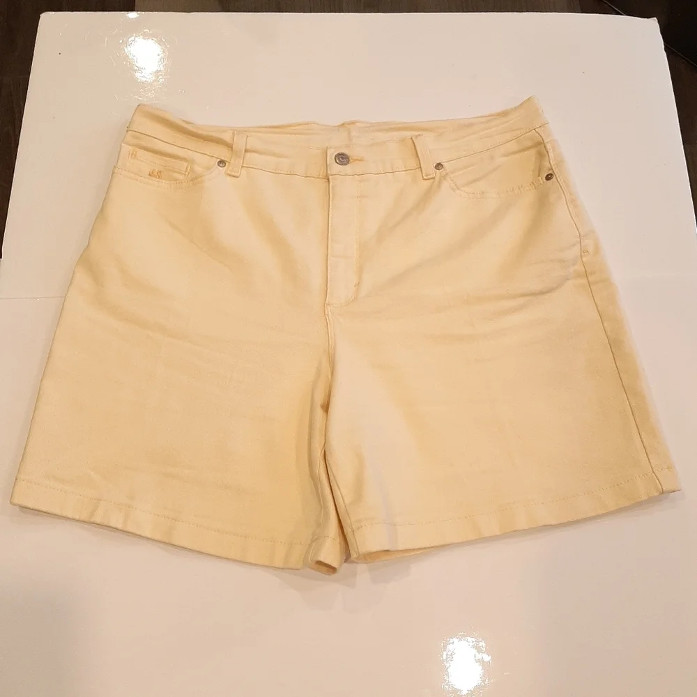 💠GLORIA VANDERBILT All Around Slimming Effect Shorts Amanda Womens Size 16 - Picture 3 of 12